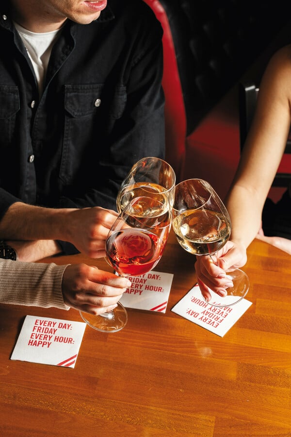 TGI Fridays™: Το ιδανικό spot για να αφήσεις τη μέρα πίσω σου