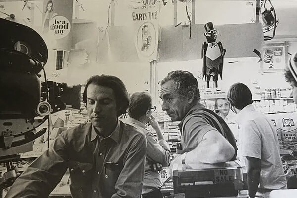 Ντιν Ταβουλάρης (1932-2026): Ο Νονός της σύγχρονης σκηνογραφίας