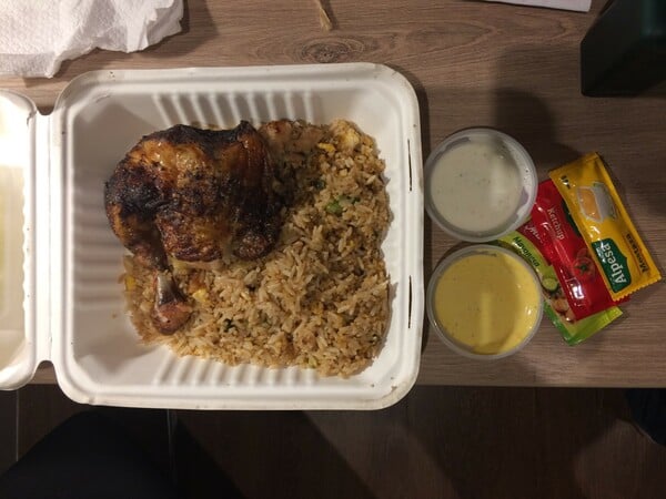 Το κοτόπουλο ως πατρίδα: από το pollo a la brasa στο καζάνι της ajiaco