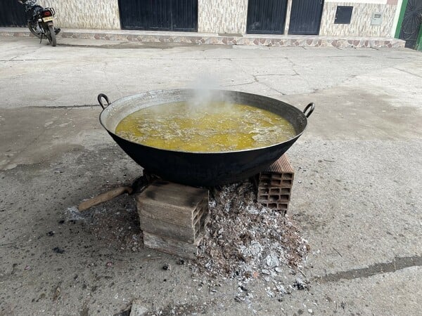 Το κοτόπουλο ως πατρίδα: από το pollo a la brasa στο καζάνι της ajiaco