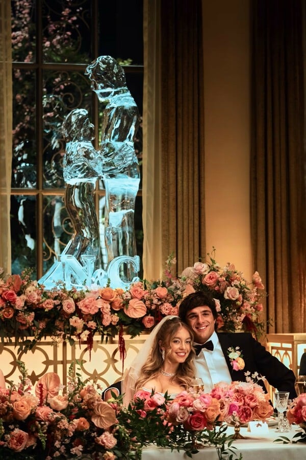 Το Euphoria έκανε τον γάμο του Nate και της Cassie έναν αιματηρό εφιάλτη