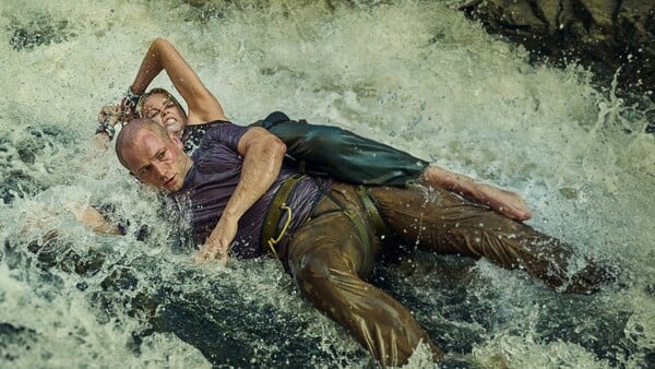 Στο «Apex» η Σαρλίζ Θερόν συνεχίζει το ταξίδι της στην υπέρβαση