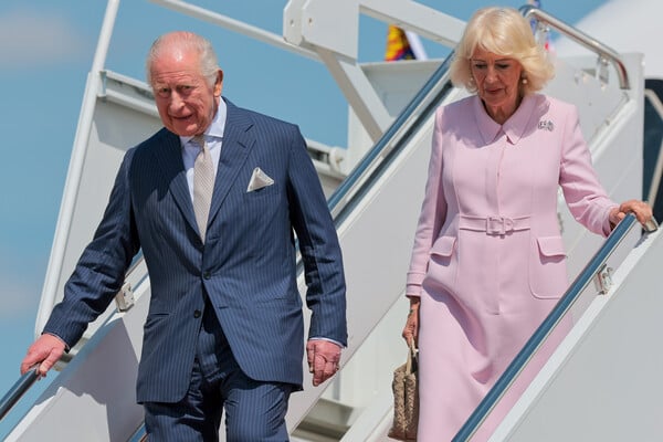 ΒΑΣΙΛΙΑΣ ΚΑΡΟΛΟΣ ΒΑΣΙΛΙΣΣΑ ΚΑΜΙΛΑ ΕΠΙΣΚΕΨΗ ΗΠΑ ΝΤΟΝΑΛΝΤ ΤΡΑΜΠ ΜΕΛΑΝΙΑ ΤΡΑΜΠ