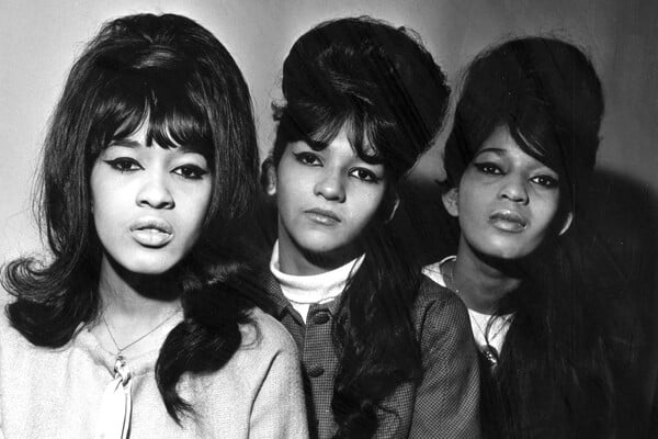 Πέθανε η τελευταία Ronette: Η Νέντρα Τάλεϊ Ρος και ο ήχος που έκανε την ποπ να μοιάζει με όνειρο