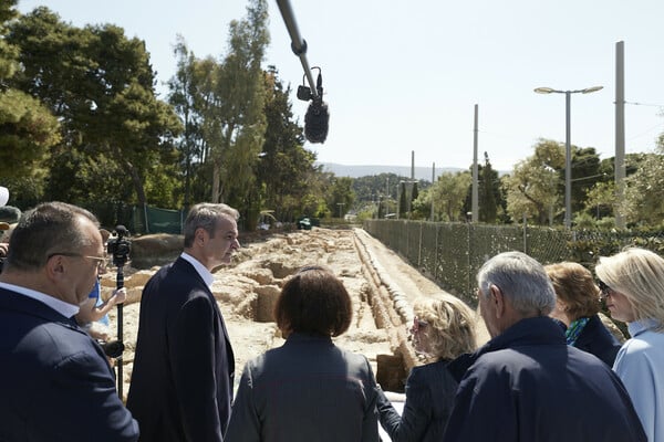 ΚΥΡΙΑΚΟΣ ΜΗΤΣΟΤΑΚΗΣ ΛΙΝΑ ΜΕΝΔΩΝΗ ΕΡΓΑ ΑΝΑΠΛΑΣΗΣ ΒΑΣΙΛΙΣΣΗΣ ΟΛΓΑΣ