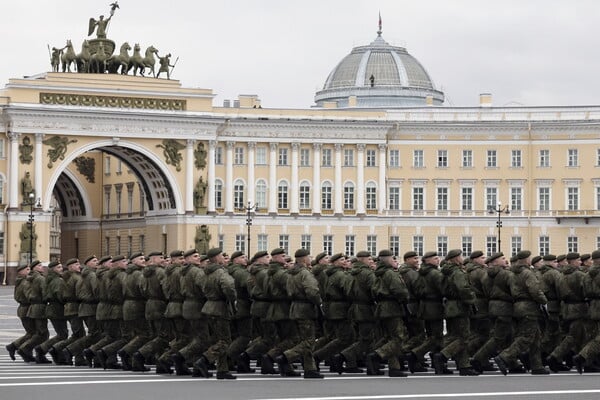 Ρωσία: Χωρίς στρατιωτικό εξοπλισμό η παρέλαση για την Ημέρα της Νίκης εξαιτίας φόβων ουκρανικής επίθεσης