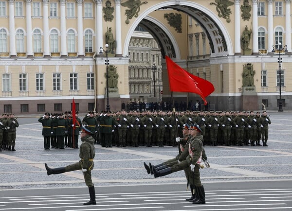 Ρωσία: Χωρίς στρατιωτικό εξοπλισμό η παρέλαση για την Ημέρα της Νίκης εξαιτίας φόβων ουκρανικής επίθεσης