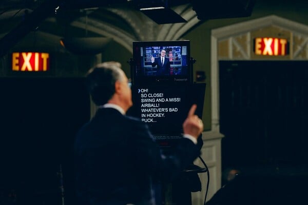 Ο Stephen Colbert μιλά για το τέλος του Late Show και την πολιτική πίεση στο late-night