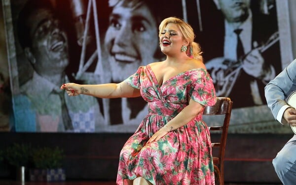 ΔΑΝΑΗ ΜΠΑΡΚΑ ΑΠΟΧΩΡΗΣΗ ΘΕΑΤΡΙΚΗ ΠΑΡΑΣΤΑΣΗ