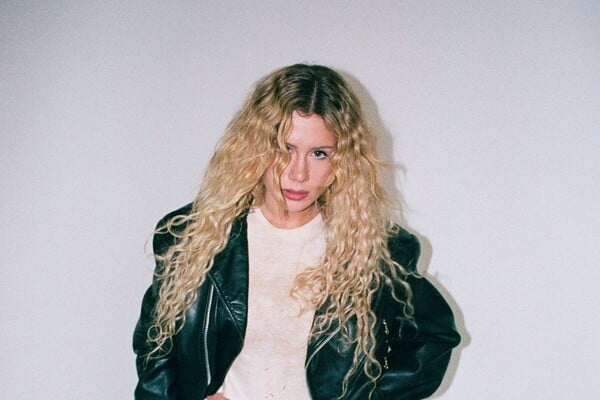 H Slayyyter είναι το πιο κακό κορίτσι της Αμερικής