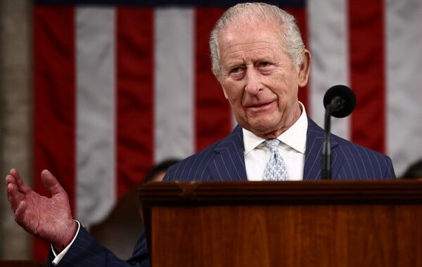 ΒΑΣΙΛΙΑΣ ΚΑΡΟΛΟΣ ΘΥΜΑΤΑ ΕΠΣΤΑΙΝ