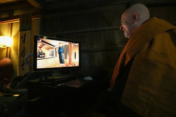 Από το BuddhaBot μέχρι τον AI Jesus: Η νέα αγορά όπου η πίστη χρεώνεται με το λεπτό