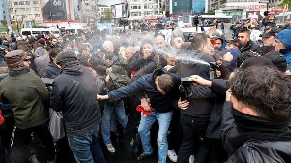 ΚΩΝΣΤΑΝΤΙΝΟΥΠΟΛΗ ΠΡΩΤΟΜΑΓΙΑ ΣΥΛΛΗΨΕΙΣ ΒΙΑ ΑΣΤΥΝΟΜΙΑ ΔΙΑΔΗΛΩΣΕΙΣ