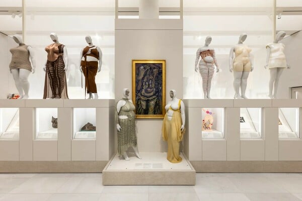 Το Met Gala θέλει να αποδείξει ότι η μόδα είναι τέχνη αλλά όλοι μιλούν για τον Τζεφ Μπέζος