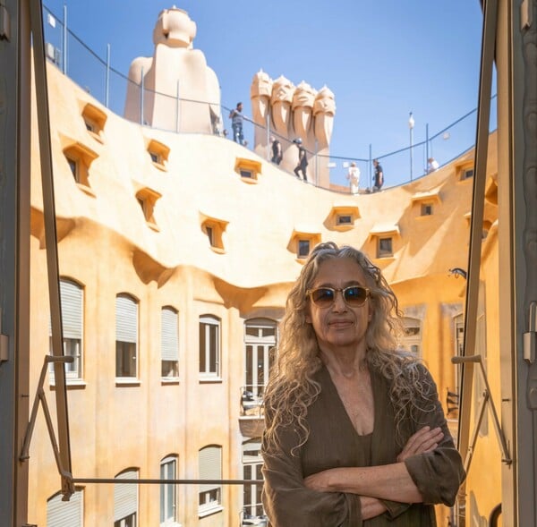 Η τελευταία ένοικος της Casa Milà ζει μέσα στο αριστούργημα του Γκαουντί