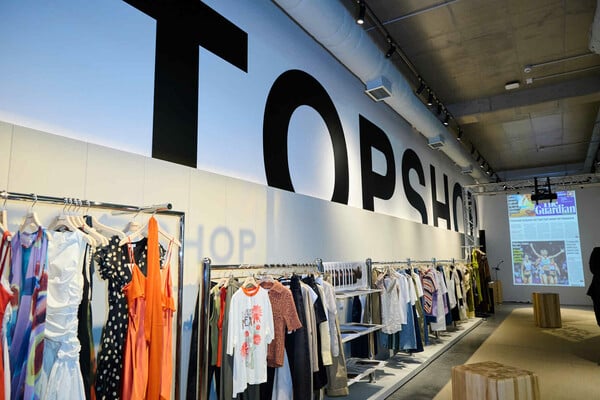 Η TOPSHOP γιορτάζει την επιστροφή της στην Ελλάδα με ένα launch event στην Αθήνα