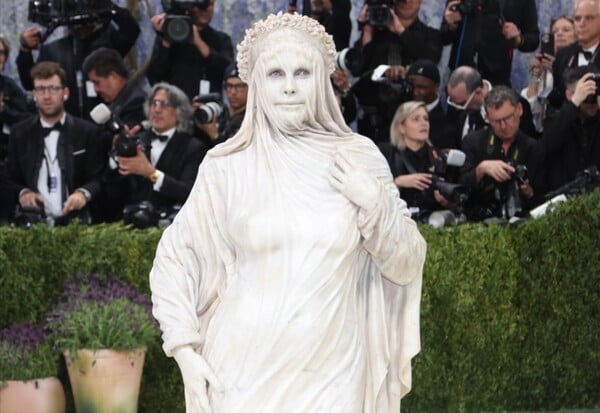 HEIDI KLUM MET GALA 2026 ΑΓΑΛΜΑ ΒΙΝΤΕΟ