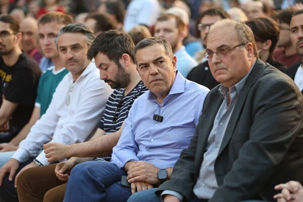 ΑΛΕΞΗΣ ΤΣΙΠΡΑΣ ΕΚΔΗΛΩΣΗ ΚΟΜΜΑ ΑΡΙΣΤΕΡΑ