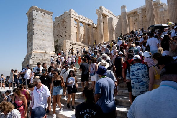 Νέο χωροταξικό για τον τουρισμό: Το νέο πλαίσιο, οι περιορισμοί και τα ανοιχτά μέτωπα
