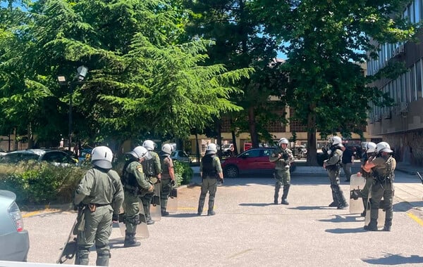 ΑΠΘ ΕΠΕΙΣΟΔΙΟ ΦΟΙΤΗΤΕΣ ΑΝΤΙΕΞΟΥΣΙΑΣΤΕΣ