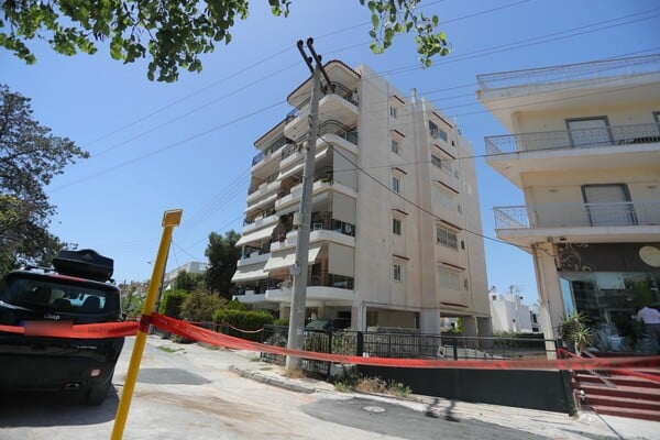 ΗΛΙΟΥΠΟΛΗ ΜΑΘΗΤΡΙΕΣ ΠΤΩΣΗ ΜΠΑΛΚΟΝΙ ΥΠΟΥΡΓΕΙΟ ΠΑΙΔΕΙΑΣ