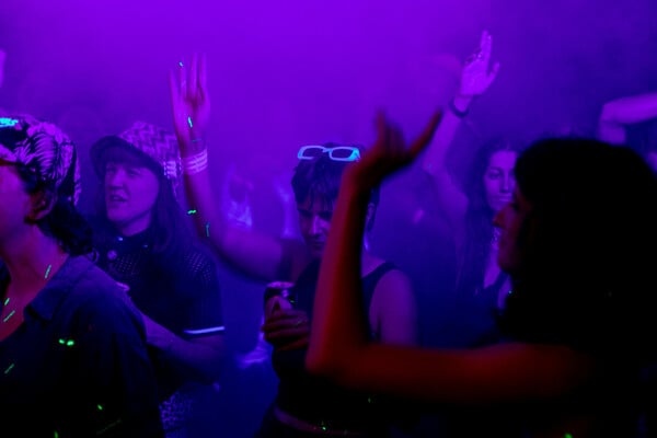 Queer Ranch Festival: «Προσπαθούμε να διατηρούμε την ελευθερία των rave parties»