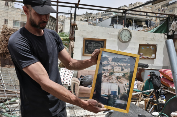 Παλαιστίνιοι αναγκάζονται να κατεδαφίσουν τα ίδια τους τα σπίτια για να χτιστεί ισραηλινό θεματικό πάρκο