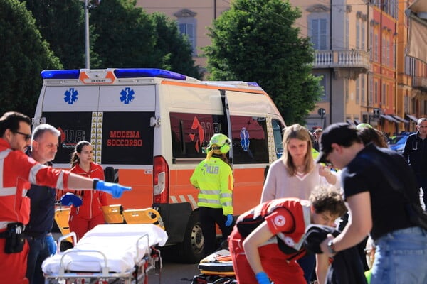 Ιταλία: Η Μελόνι ακύρωσε το ταξίδι στην Κύπρο μετά την επίθεση με αυτοκίνητο σε πλήθος