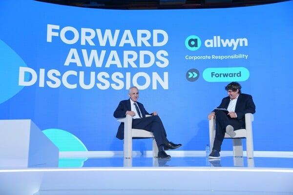 Η Allwyn Hellas γιόρτασε τα 10 χρόνια του προγράμματος Forward με 100 επιχειρήσεις στην οικογένειά του