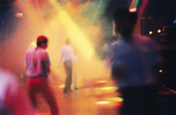 Sex, Clubs, Dissent: η queer νύχτα ως καταφύγιο, κάμερα και κίνδυνος