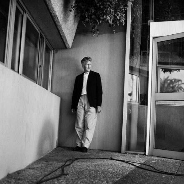 Από τη Σινέντ Ο’Κόνορ, στον David Lynch: ο Richard Schroeder και η τέχνη της τέλειας στιγμής