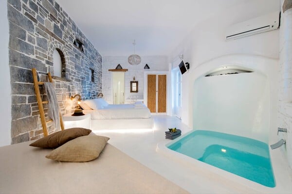 Zefi Hotel & Suites: Η πιο κομψή εμπειρία φιλοξενίας στην καρδιά της Πάρου