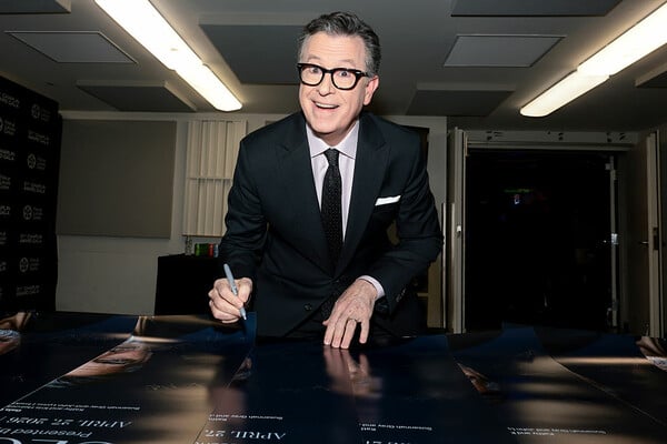 STEPHEN COLBERT ΣΤΙΒΕΝ ΚΟΛΜΠΕΡΤ LATE NIGHT