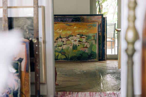 Ένα ρετιρέ με Τέτση, γάτες και τέχνη