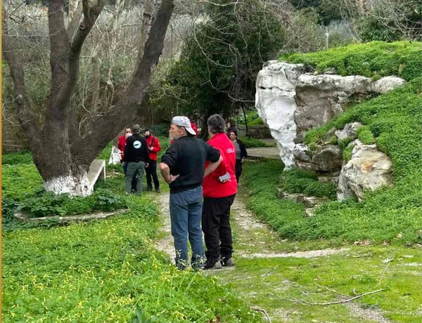 ΧΑΝΙΑ ΓΙΑΤΡΟΣ ΝΕΚΡΟΣ 
