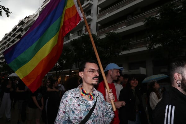 PRIDE ΘΕΣΣΑΛΟΝΙΚΗ ΣΑΜΠΟΤΑΖ ΠΟΛΕΜΟ