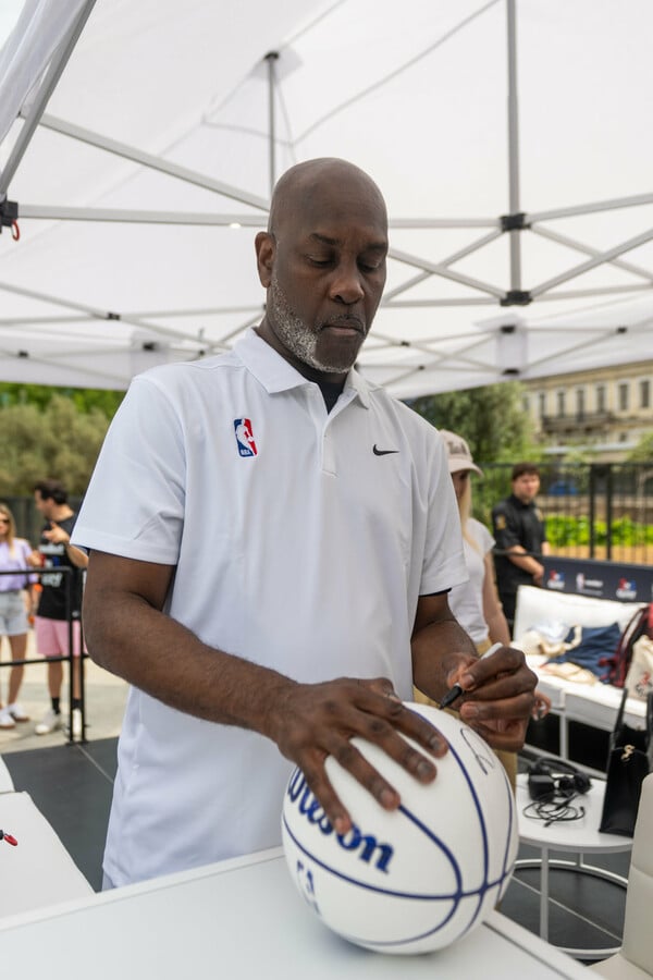 Η καρδιά του NBA χτύπησε για δεύτερη συνεχόμενη χρονιά στο κέντρο της Αθήνας με το “3on3 Road to Glory” της Novibet 