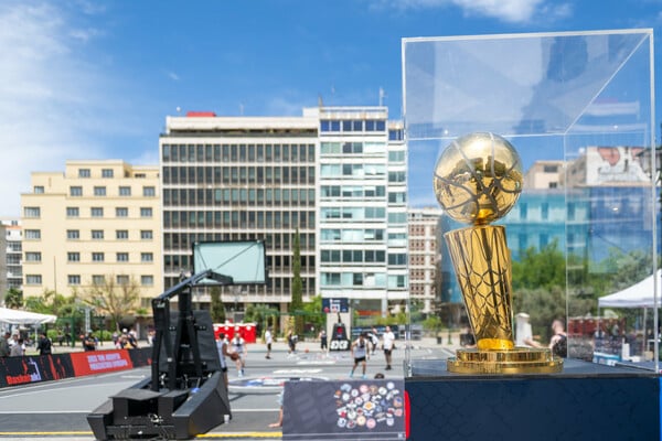 Η καρδιά του NBA χτύπησε για δεύτερη συνεχόμενη χρονιά στο κέντρο της Αθήνας με το “3on3 Road to Glory” της Novibet 