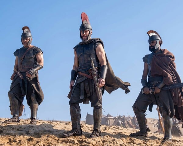 Πώς μεταφράζεις τον Όμηρο χωρίς να τον κάνεις ούτε μνημείο ούτε TikTok caption;
