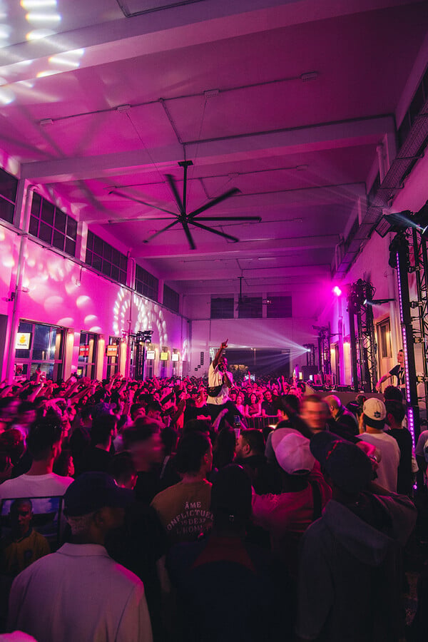 ΝΥΜΦΗ x ΝΕΓΡΟΣ ΤΟΥ ΜΟΡΙΑ: Το street party στη Δημοτική Αγορά Κυψέλης