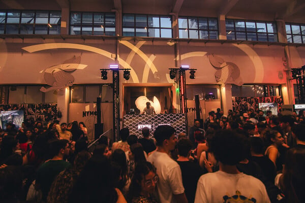 ΝΥΜΦΗ x ΝΕΓΡΟΣ ΤΟΥ ΜΟΡΙΑ: Το street party στη Δημοτική Αγορά Κυψέλης
