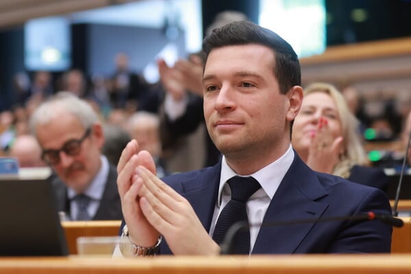 ΖΟΡΝΤΑΝ ΜΠΑΡΝΤΕΛΑ ΓΑΛΛΙΑ ΕΚΛΟΓΕΣ ΜΕΛΑΝΣΟΝ