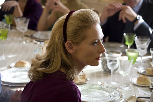 Tilda Swinton κάτω από την Ακρόπολη: Θερινό σινεμά στην ταράτσα του Onassis Ready