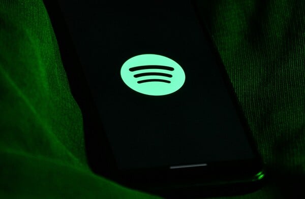 SPOTIFY ΜΟΥΣΙΚΗ ΤΕΧΝΗΤΗ ΝΟΗΜΟΣΥΝΗ