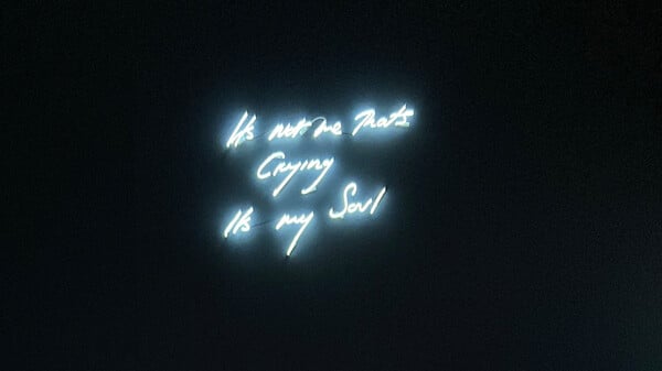 Η Tracey Emin έζησε αρκετά για να δει τη ντροπή να αλλάζει πλευρά