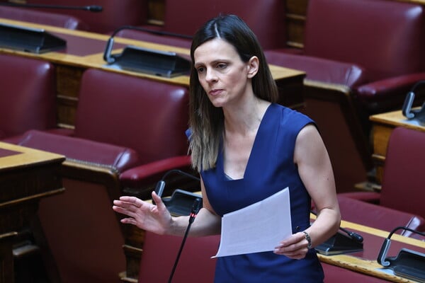 ΕΦΗ ΑΧΤΣΙΟΓΛΟΥ ΝΕΑ ΑΡΙΣΤΕΡΑ 