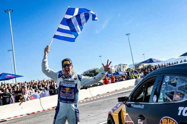Red Bull Mad Mike Tour: Εκρηκτική πρεμιέρα για το απόλυτο motorsport θέαμα και τον Mad Mike