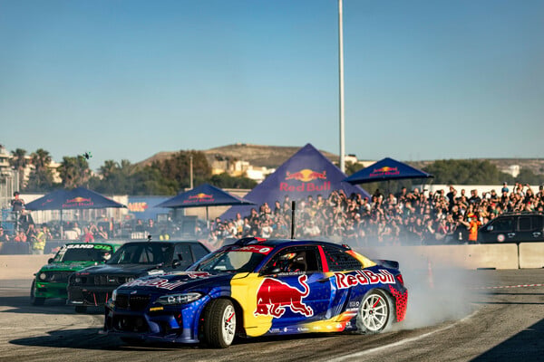 Red Bull Mad Mike Tour: Εκρηκτική πρεμιέρα για το απόλυτο motorsport θέαμα και τον Mad Mike