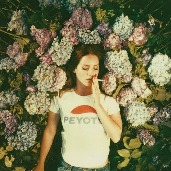 Τι είχε πιει η Lana del Rey όταν ηχογραφούσε τον τελευταίο της δίσκο;