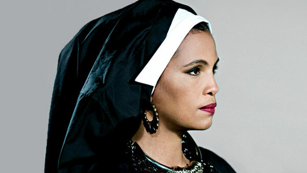 H Neneh Cherry επέστρεψε